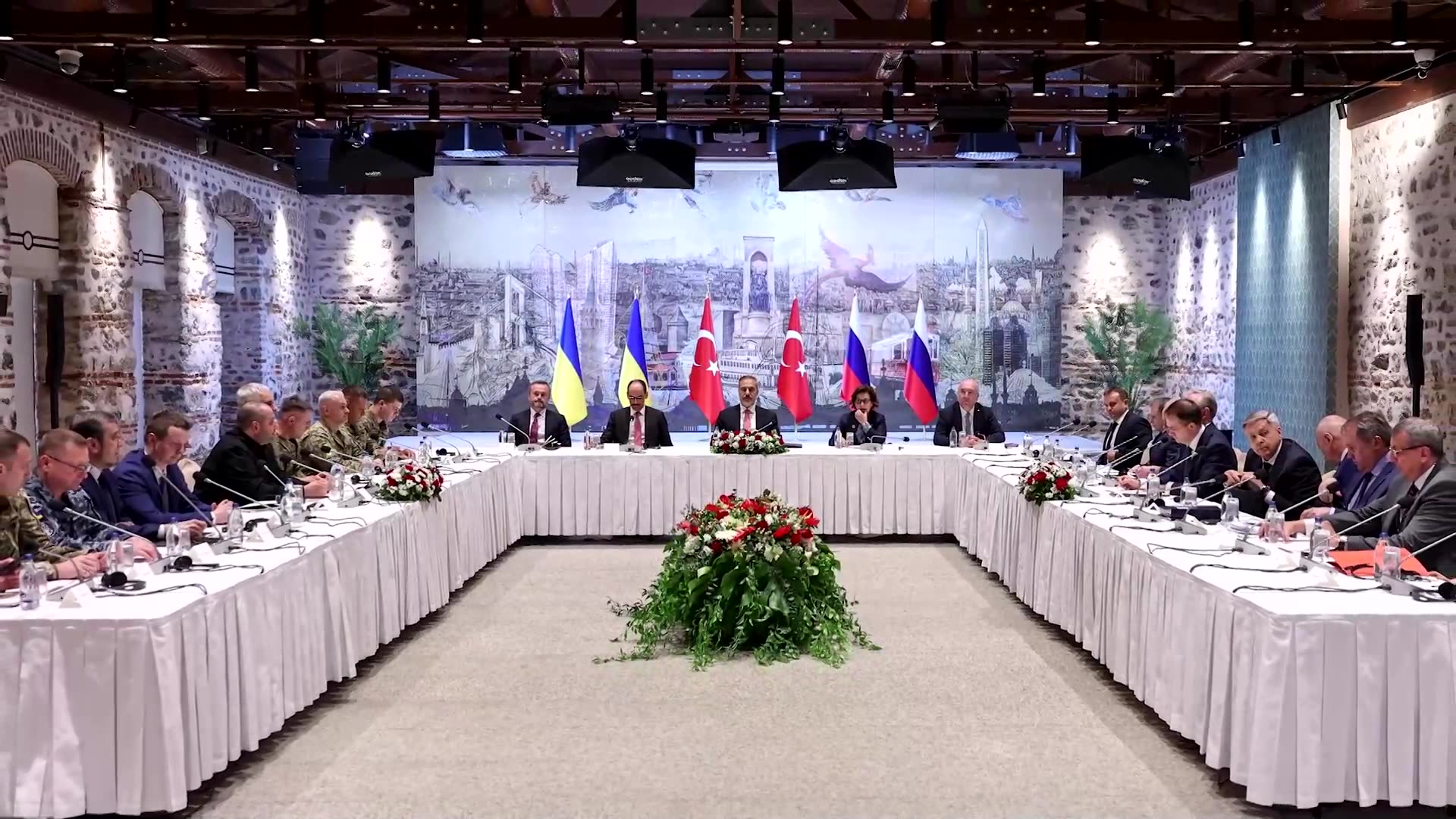 Trump says he will speak with Putin, Zelenskiy on Monday