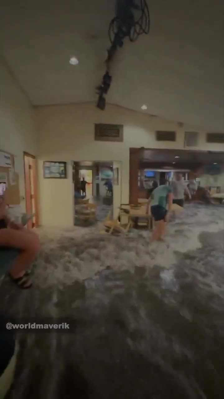 Huge waves causing chaos in Marshall Islands