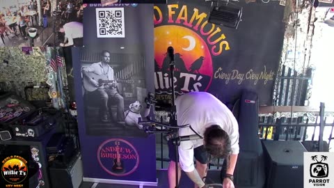 LIVE Music Everyday!