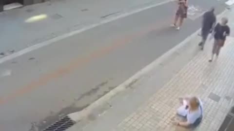 North African criminals in Spain rob a defenseless old lady and then run away like rats.