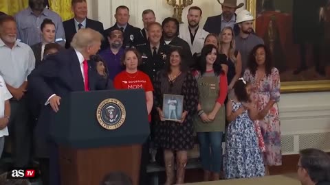 No one knew what was happening : Trump stops speech for viral moment with nother and Daughter