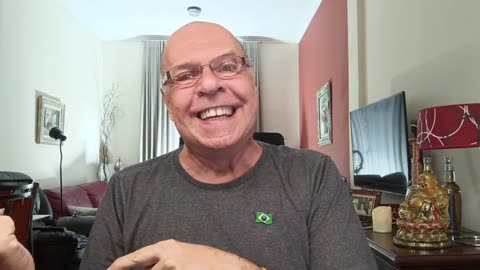 Consórcio de mídia sugere um freio no careca