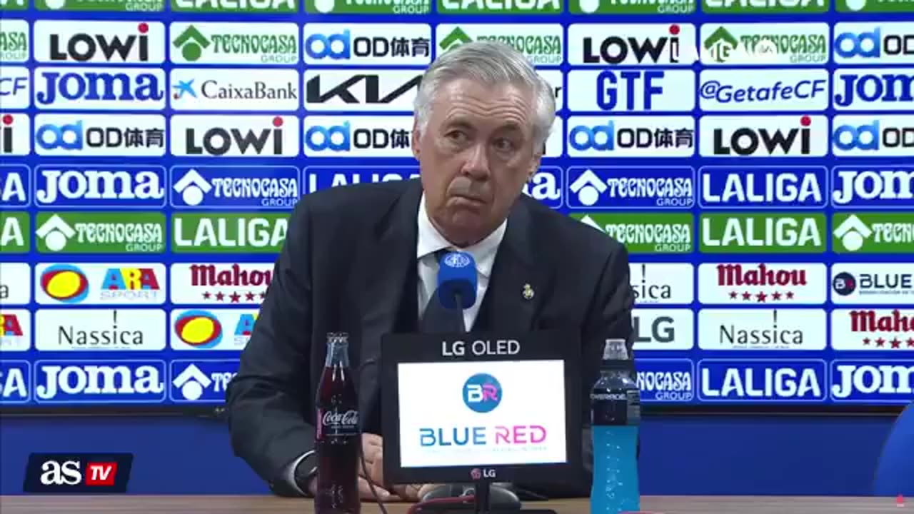 Ancelotti leaves the Real Madrid fans speechless when asked about Barcelona.