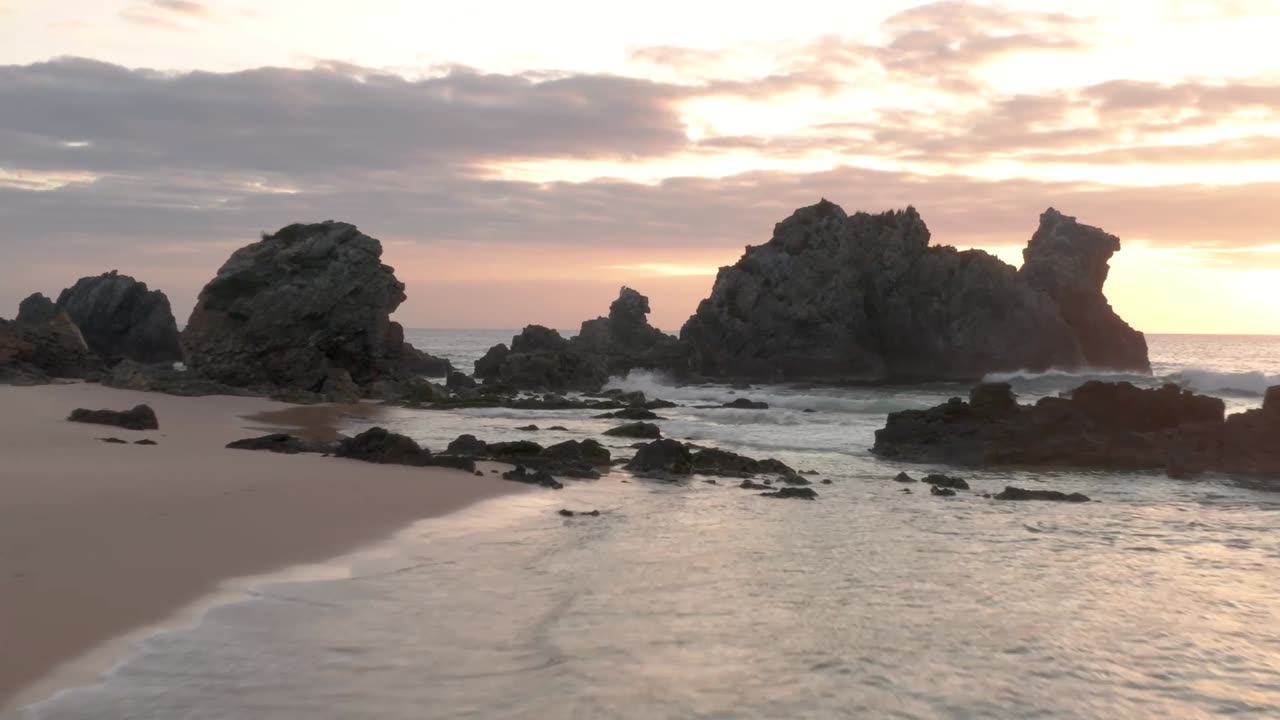 Echoes of Nomad - Footsteps in the Sand