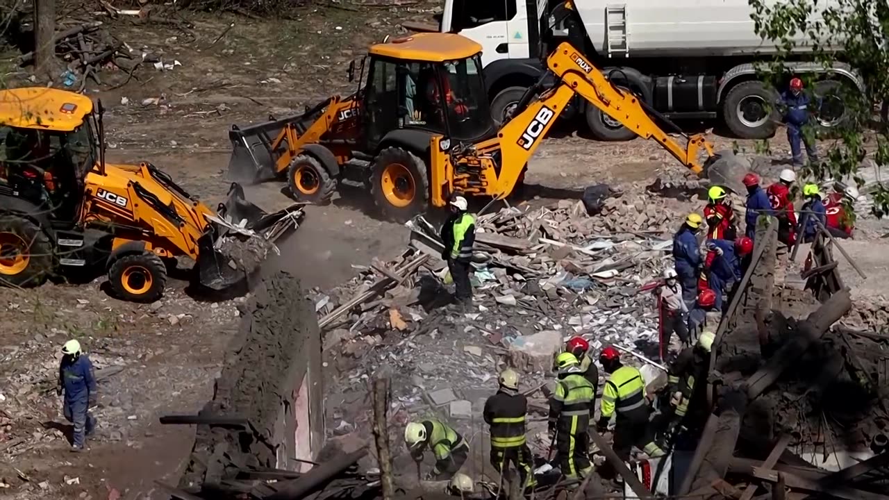 Rescuers find man alive at site of Russian missile attack in Kyiv