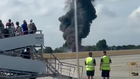 🇬🇧✈️❗️A small plane crashed at London Southend Airport.