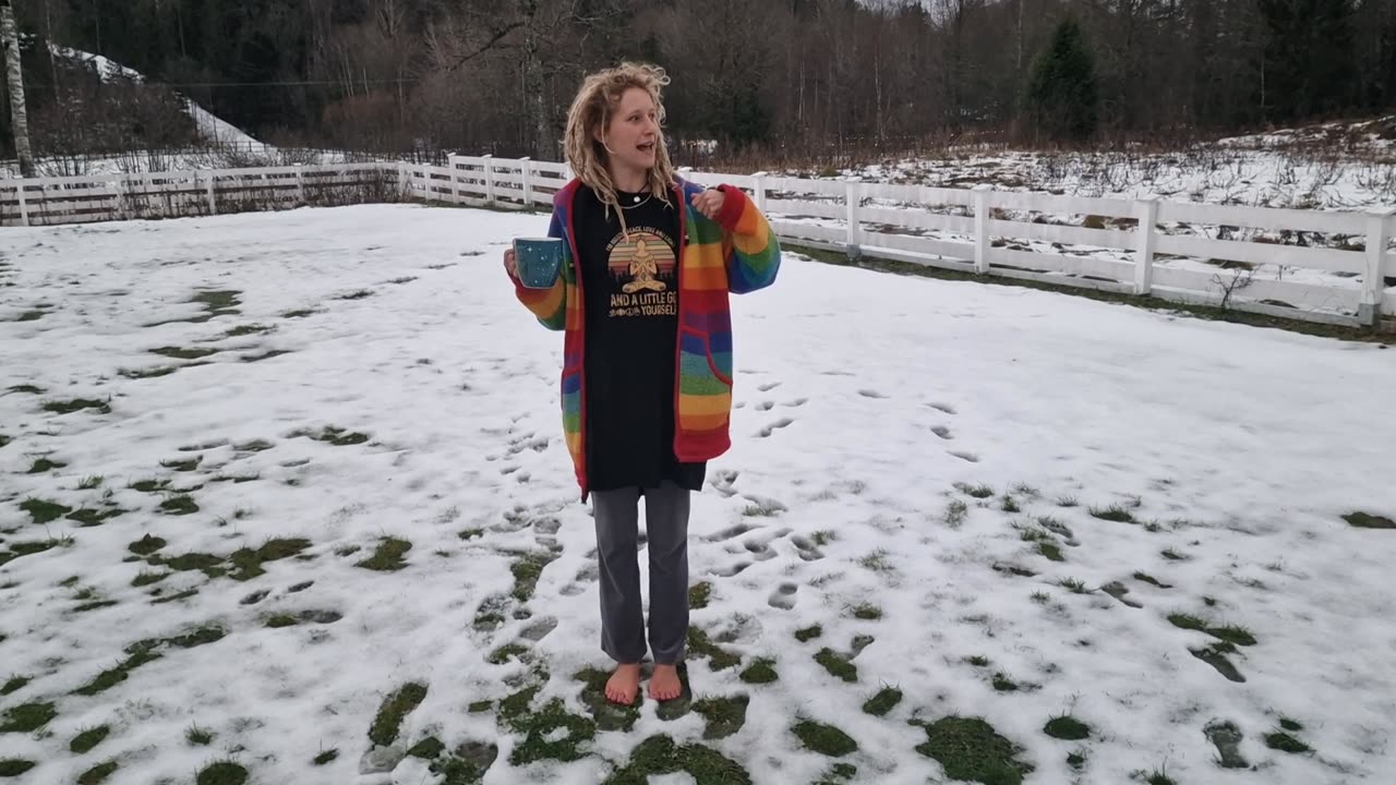 Barefoot in the snow once again !