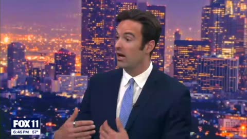 Navy crew sees UFO off SoCal coast.