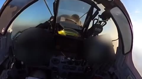 🇺🇦✈️💣 Ukrainian Air Force MiG-29 pilot drops AASM "Hammer" guided bombs on Russian positions.