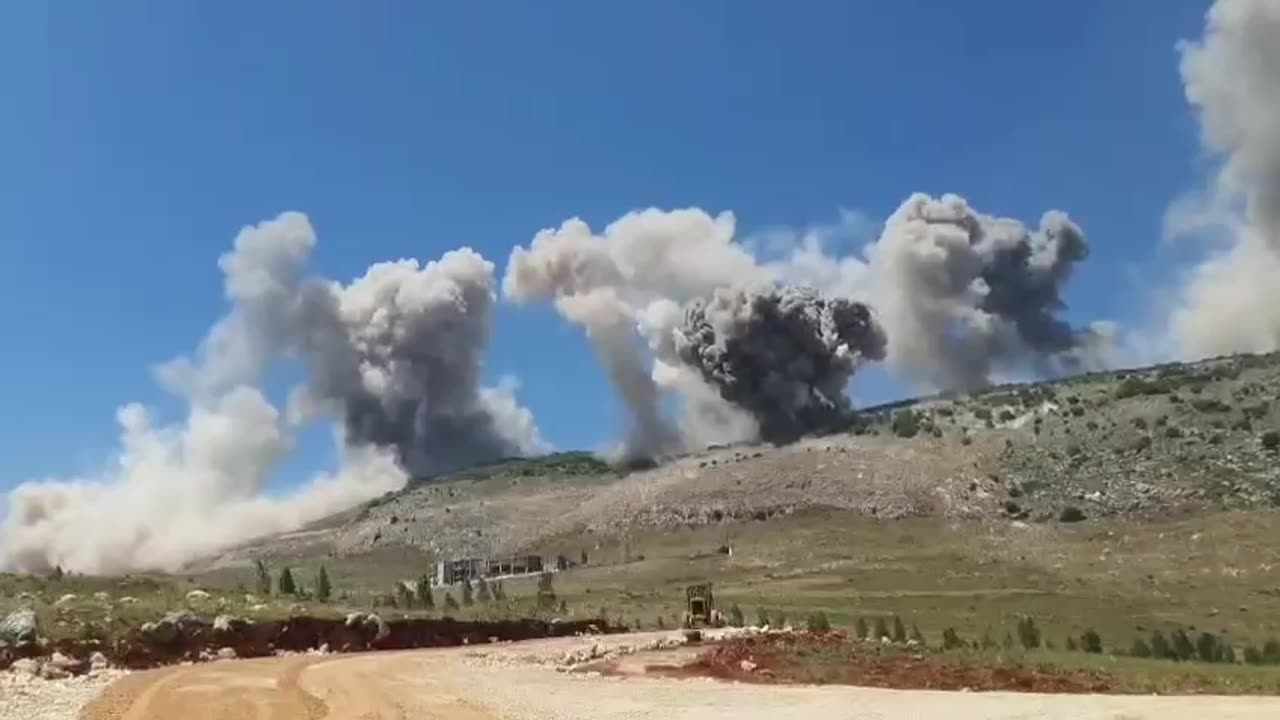 Israeli warplanes reportedly strike over 20 targets in the Nabatiya area, southern