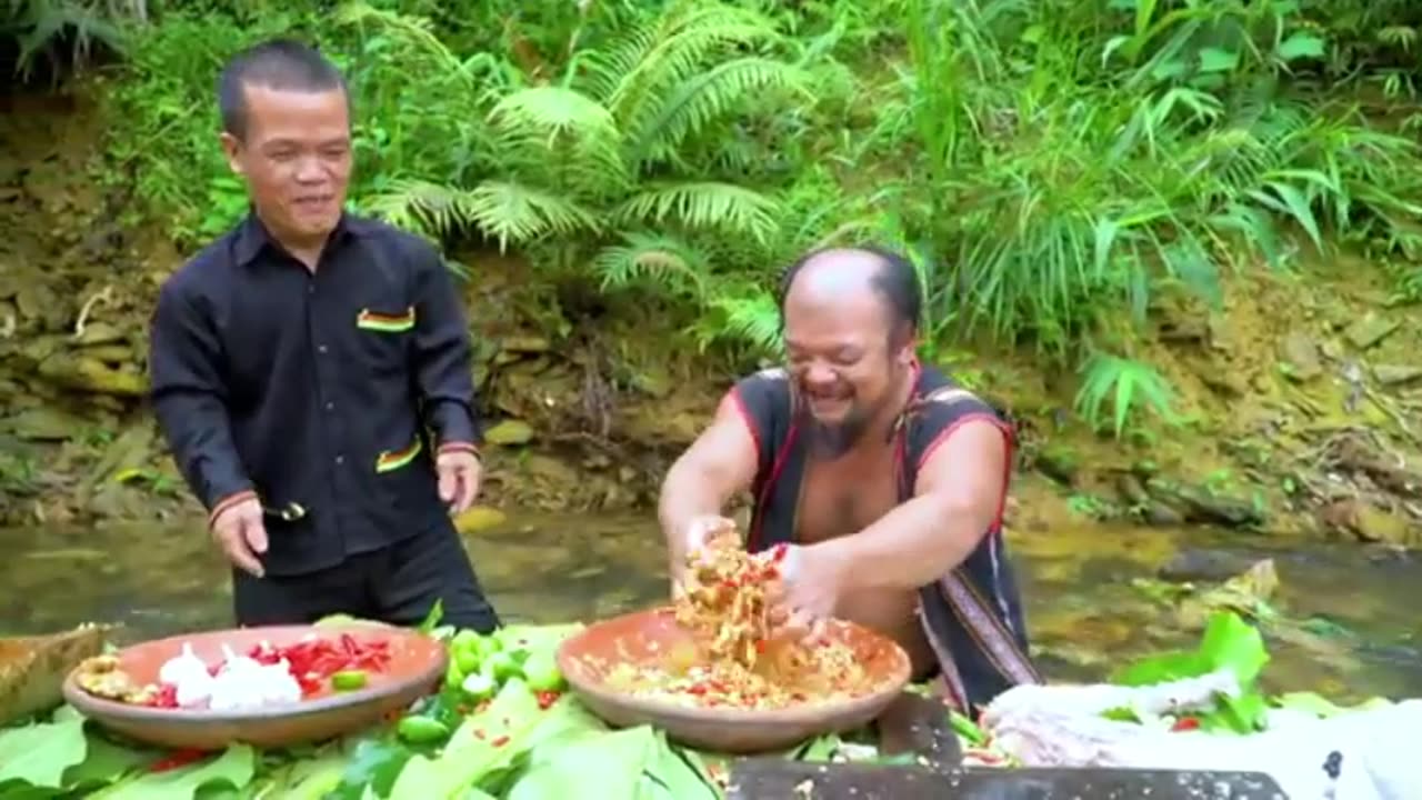 Cooking Crocodile Meat in the Wild 🐊🍀 | Part 2