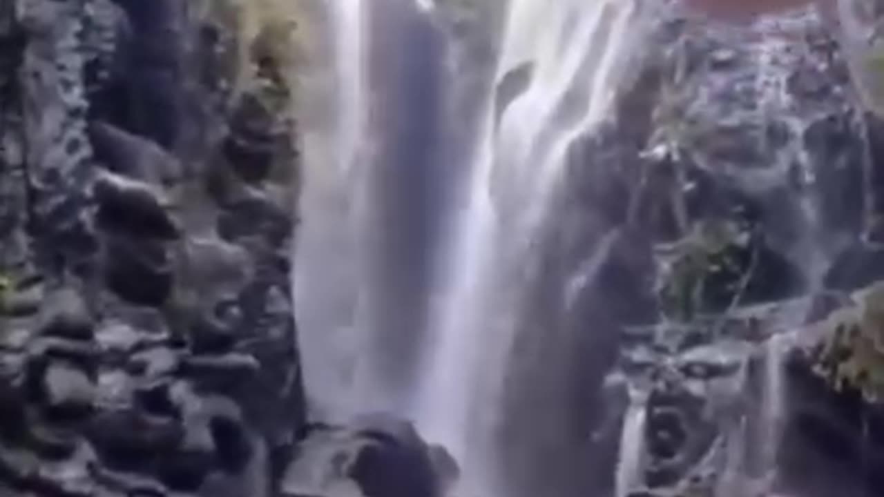 Look at the Rocks in The Place😱😱