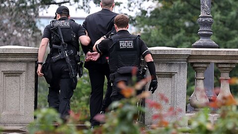 Locked Down - Secret Service Rush In After Car Smashes White House