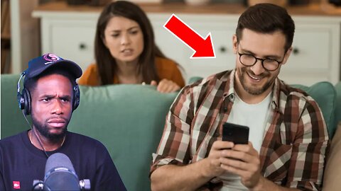 5 Subtle Signs Your Partner Is A "Mirco-Cheater"