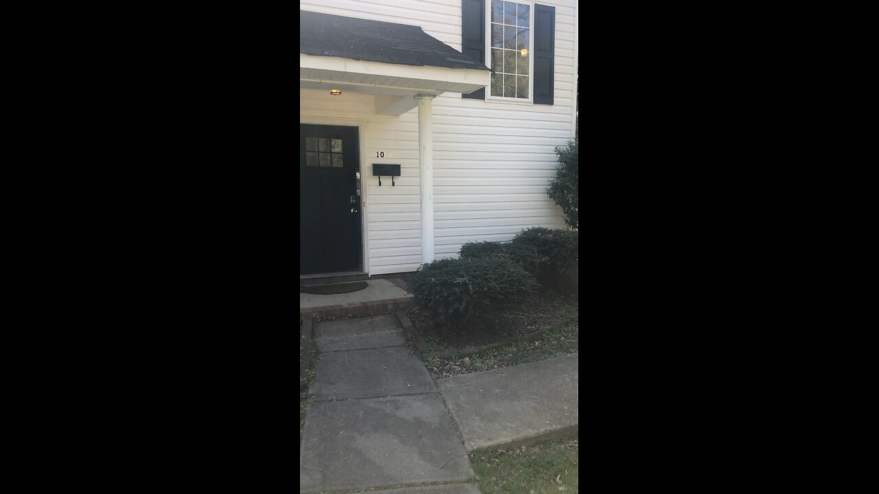 1022 Hickory Nut St