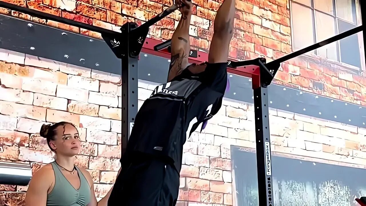 🔥Scaring People in The Gym With Calisthenics #39