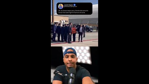 VP JD Vance helps carry Charlie Kirk onto Air Force Two to . 🔥 #viral #reels #shorts #short #fyp 1