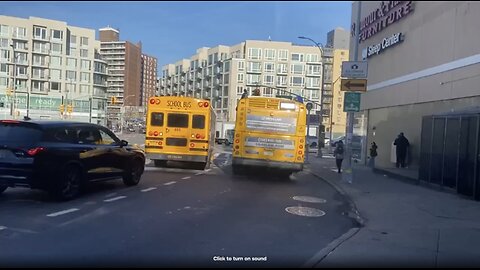 Blue NewFlyer Q59 Citybus Driving Alawy in Grand Ave