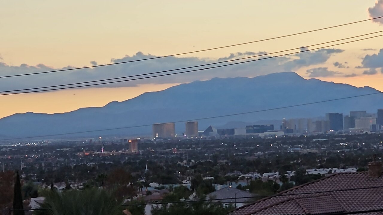 Did you SEE tonight's SOUPY Las Vegas sunset? Check THIS out! 09.19.2025 #follow #lasvegas #gaming