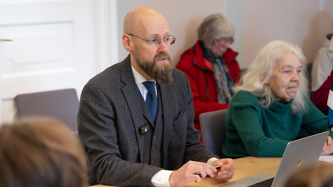 VARRO VOOGLAID: rahval on jäänud oma võimu teostamiseks alles ainult üks instrument