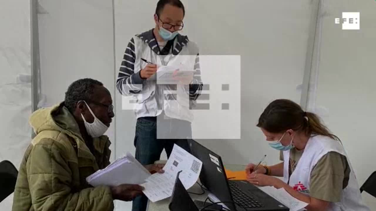 2.- Francia "vacuna" a los inmigrantes ilegales contra la COVID 19