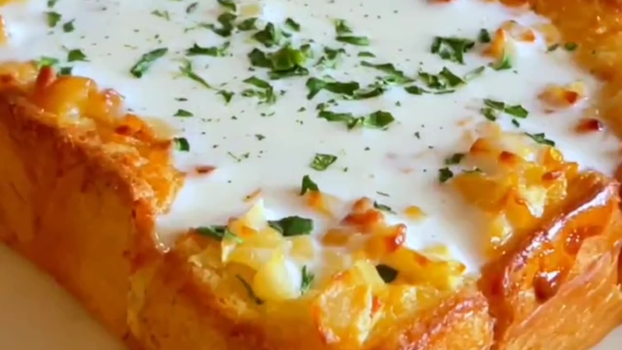 Creamy garlic milky bread