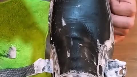 Relief black shoe shine 🥾👞 🔪#asmr #shoesclean #knife #cowboyboots #shoeshine