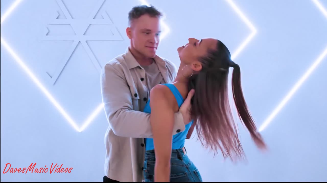 Sophie Ellis-Bextor. Until the Stars Collide