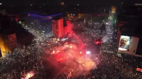 💥Absolutely huge street protest taking place in Belgrade, Serbia tonight.