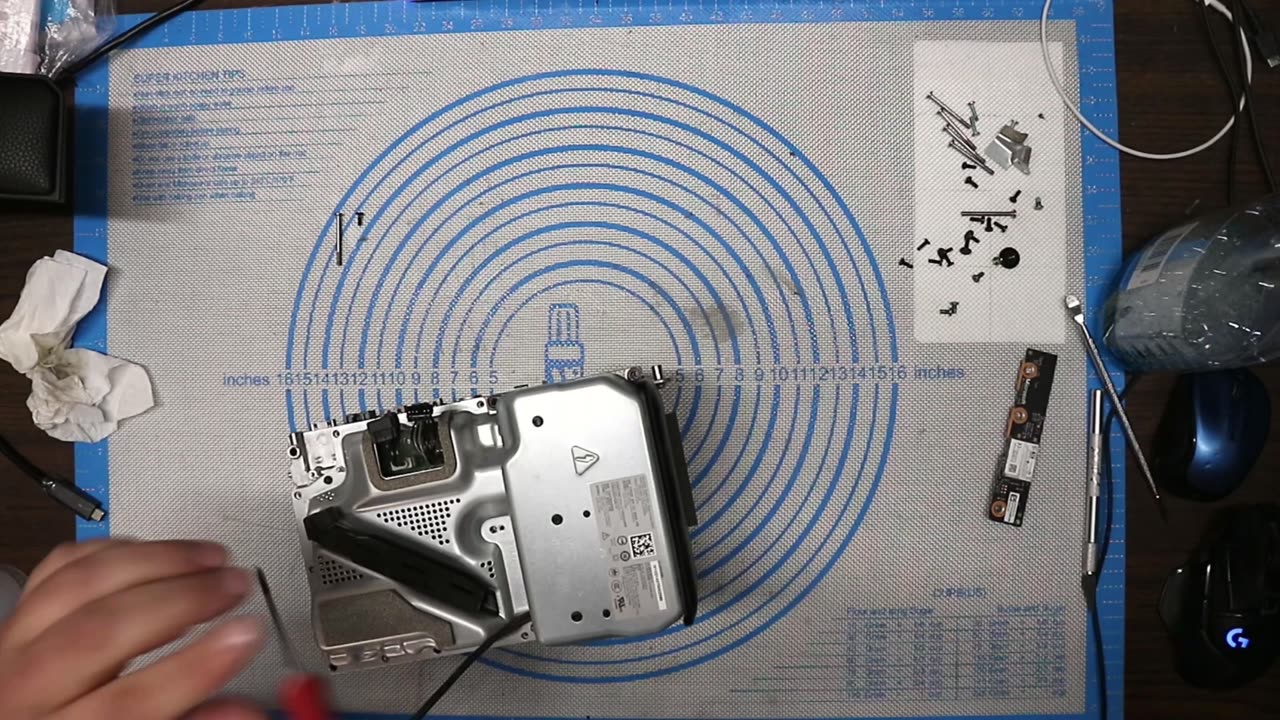 How do I clean Xbox Series X - KING OF HDMi