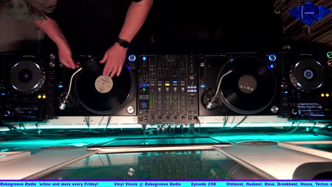 Vinyl Vinnie @ Rokagroove Radio Episode 208