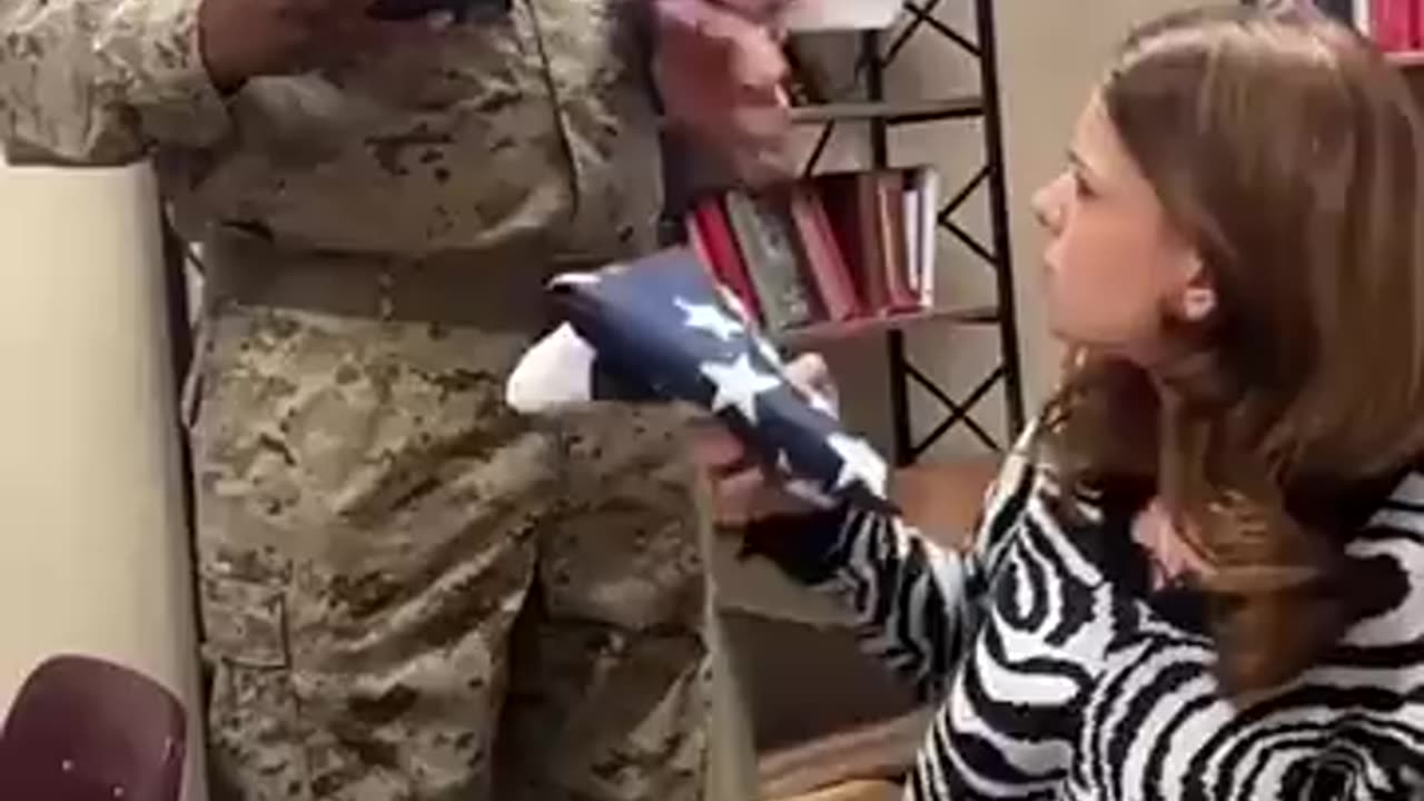 Incredible: student got last message from her father #hearttouching #army #heart