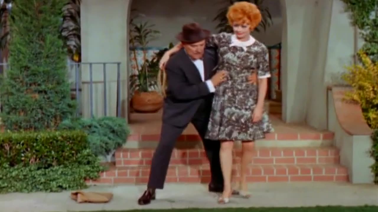 Lucy and the Ring-a-Ding Ring