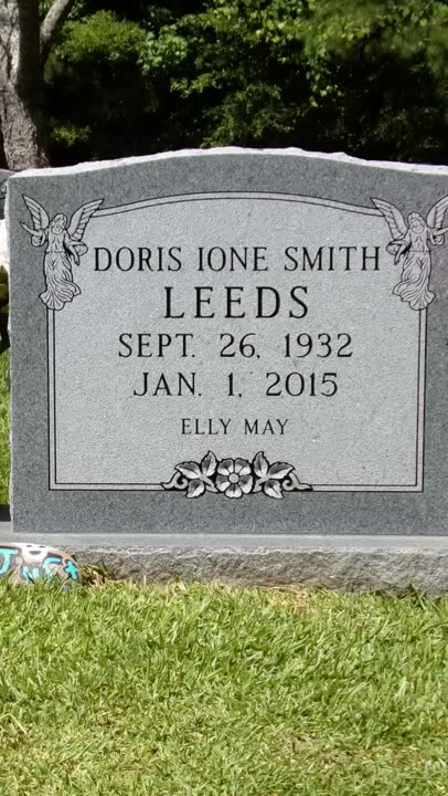 FAMOUS GRAVES - VOL. 646: DONNA DOUGLAS