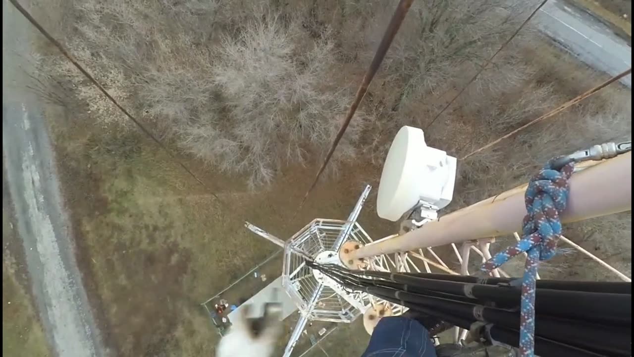 «Железобетонные прожекторные мачты: надёжность и безопасность освещения на крупных территориях»