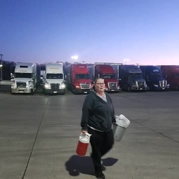 WE'RE GONNA BE LIVE FOR THE ECLIPSE #ourtruckinglife #reallifetruckers #watcheclipse #vistatrans