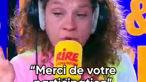 Je men tamponne les bourses avec une louche