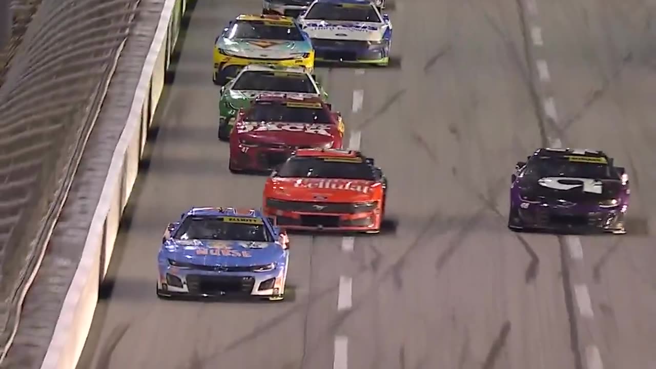 SI-REEN SOUNDS AGAIN! wins with a last-lap pass of !
