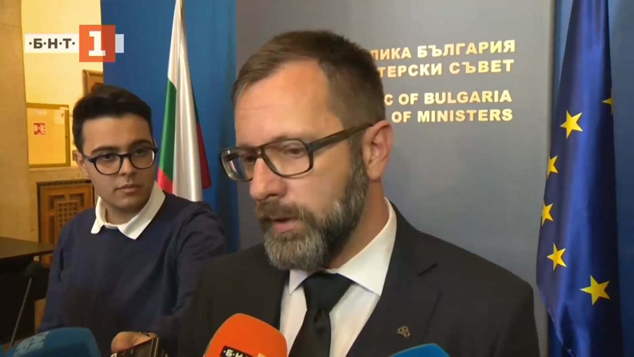 Йордан Вълчев за пътя в Плевенско - "вложени били 3 мил. лева", а "резултата е, че пътя е проходим"