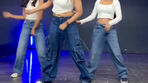 Dance with me 😜