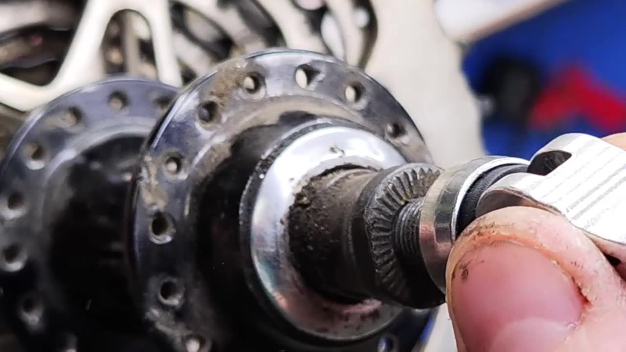 How to quickly transfer a bicycle cassette to a new wheel hub