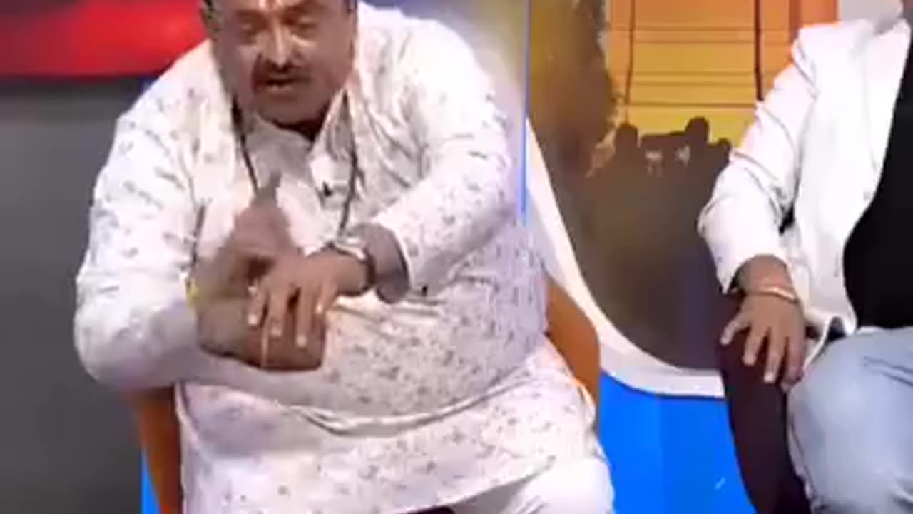 Meanwhile on Indian TV show🫨