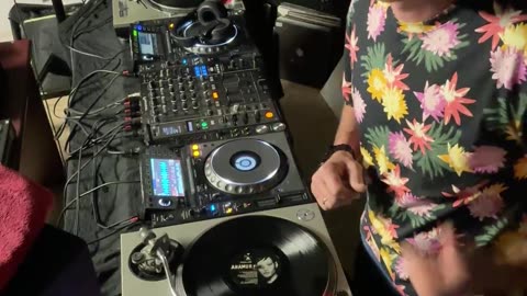 DJ Mike Todd, mixing Techno