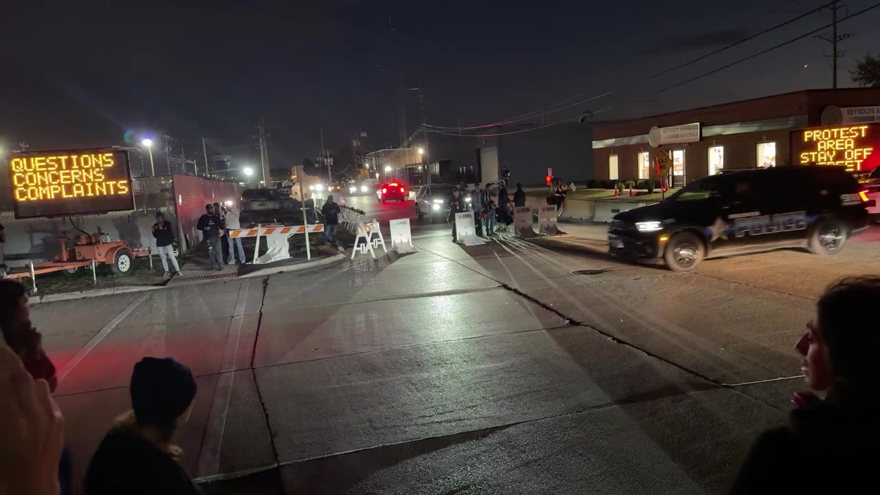 LIVE: Protest Outside Broadview ICE Facility