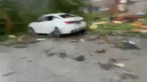 ST Louis neighborhood DESTROYED by tornado!