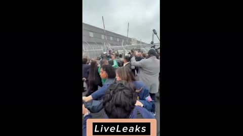 NJ Mayor Arrested After Storming ICE Detention Center