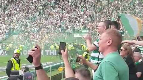 Celtic fans 💚 Mental as anything, let's live it up 11/5/24