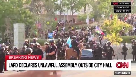 People are protesting against ICE raids across the US