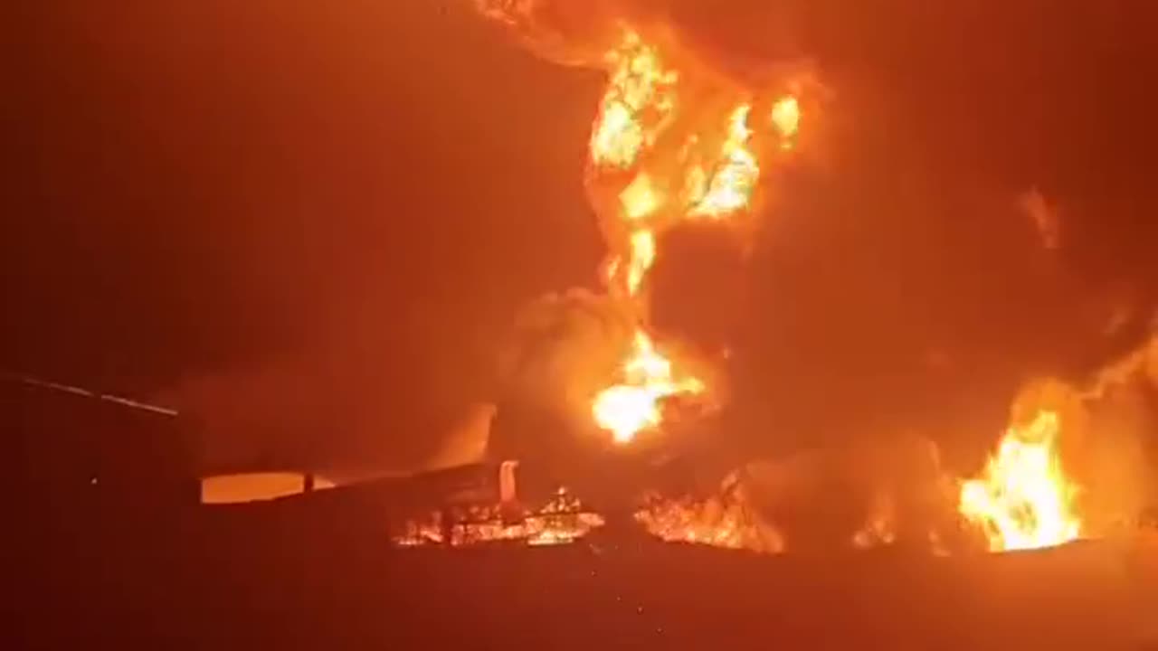 A large fire broke out at a chemical plant in the "Akhijan"