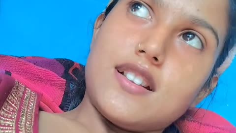 > “जब मैं स्टाइल मार रही थी... और पीछे से कांड हो गया! 🤣💥”